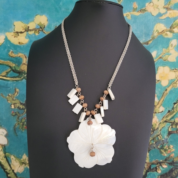 Vacation Vibes Floral Beachy Necklace Bundle: AVON, PAPARAZZI, etc. - Picture 1 of 16